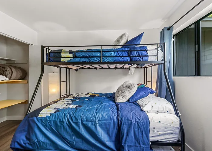 Harry Potters Hideaway- Walking Distance To Golf Course, Food, Coffee, Shops, Ice Cream, Athletic Club And More! *